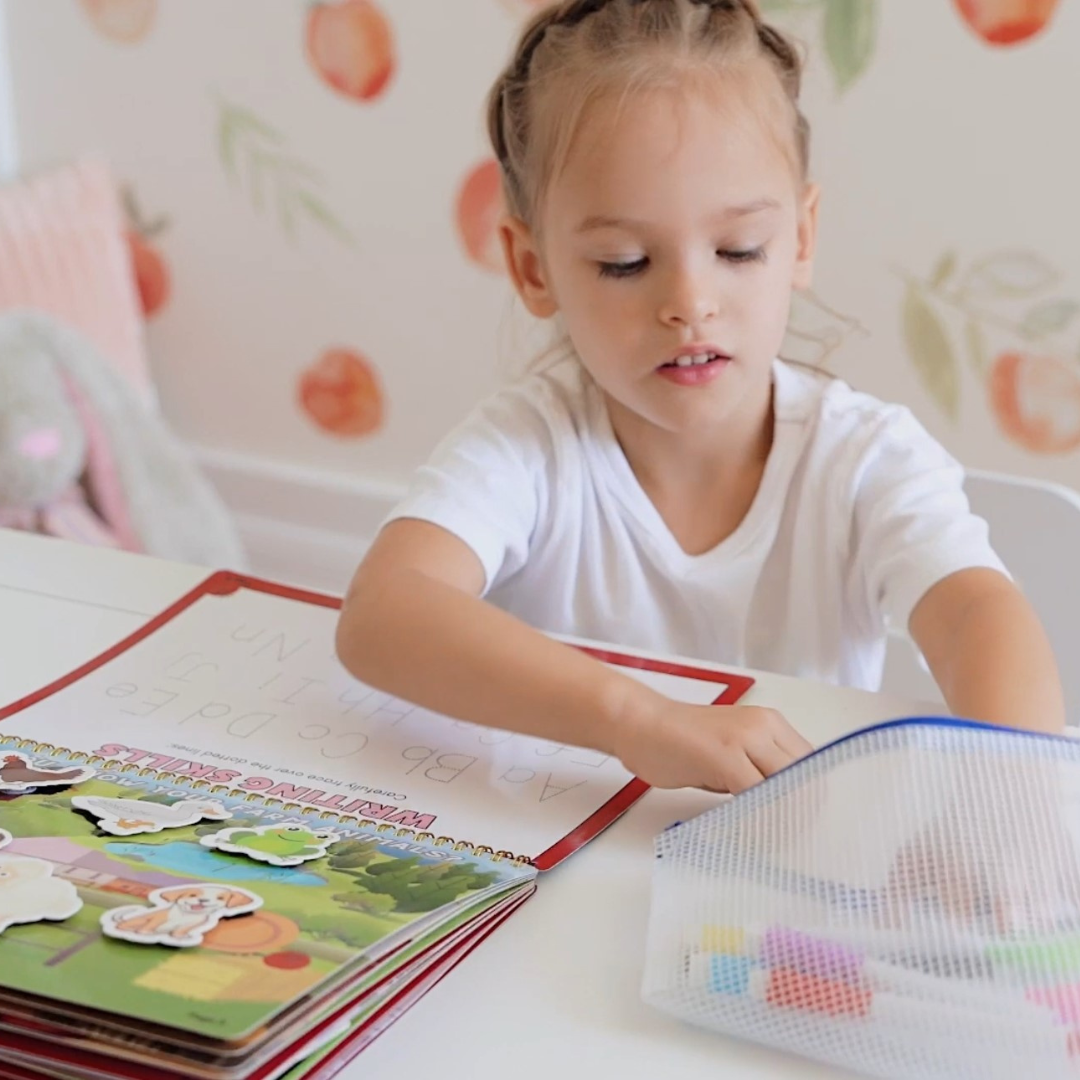 Tiny Walkers Busy & Quiet Books 1st Edition - Lil Learners